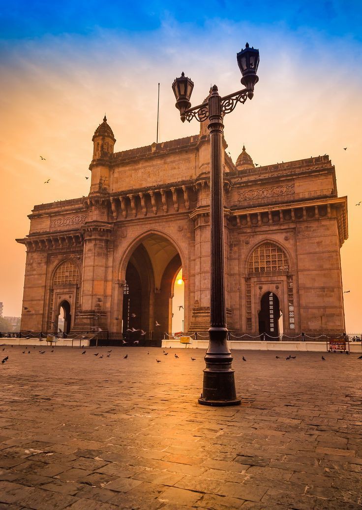 Pune to Gateway of India Tour Package: Explore Mumbai's Iconic Landmark - Price Range ₹4200 to ₹5000 | Amit Tour and Travel